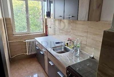 Apartament cu 2 camere semidecomandat, mobilat în Complex Studențesc