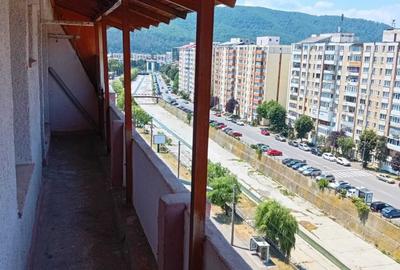 Apartament cu 4 camere decomandat în Central - 2