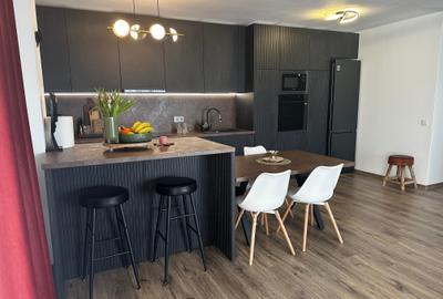 Apartament cu 3 camere decomandat în Cetate