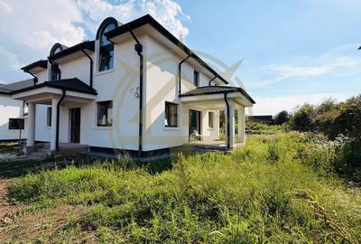 Casă cu 6 camere cu Teren 400 Mp în Corbeanca