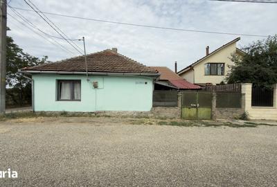 Casă cu 2 camere cu Teren 145 Mp în Salca