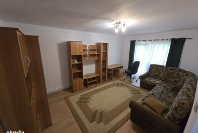 Apartament cu 3 camere decomandat în Olimpia-Stadion