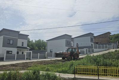 Casă cu 4 camere cu Canalizare în Tomești - 12