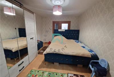 Apartament cu 2 camere decomandat în Tractorul
