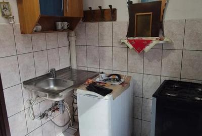 Garsonieră decomandată în UMT - 2
