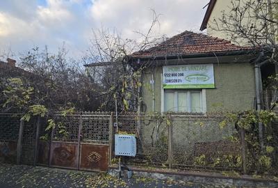 Casă individuală cu 3 camere cu Canalizare în Central - 5