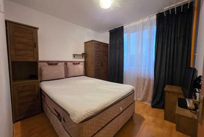 Apartament cu 3 camere semidecomandat în Drumul Taberei