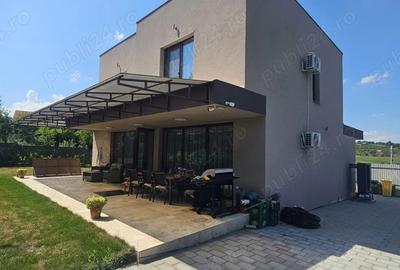 Casă cu 4 camere cu Teren 459 Mp în Central - 1