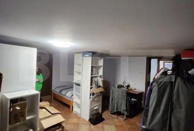 Casă cu 5 camere cu Teren 364 Mp în Central - 1