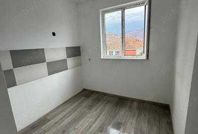 Apartament cu 2 camere decomandat în Orșova - 4