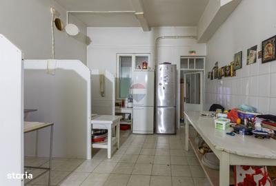 Spațiu comercial, de 700 mp, în Central