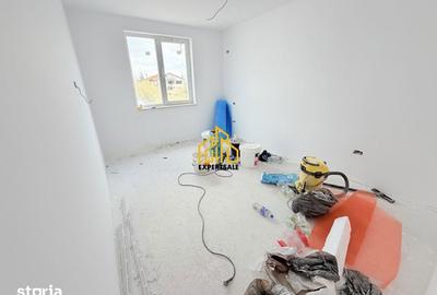 Casă cu 4 camere cu Teren 350 Mp în Domnești - 2