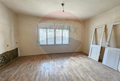 Casă cu 3 camere cu Teren 475 Mp în Central - 18