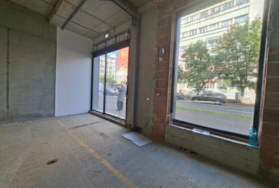 Spațiu comercial, de 136 mp, în Central - 3