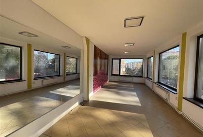 Birou, de 340 mp, în Ultracentral - 2