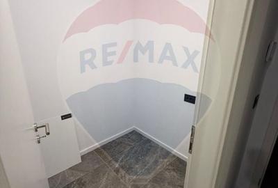 Apartament cu 2 camere semidecomandat în Tractorul - 12