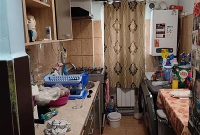 Apartament cu 2 camere semidecomandat în Baza 3 - 10