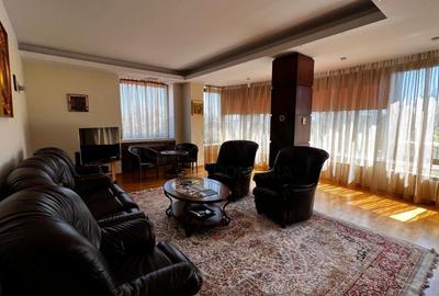 Apartament cu 3 camere decomandat, mobilat în Primăverii