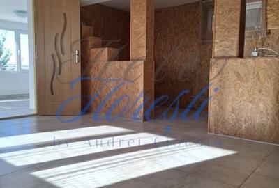 Casă cu 3 camere decomandat cu Teren 491 Mp în Central