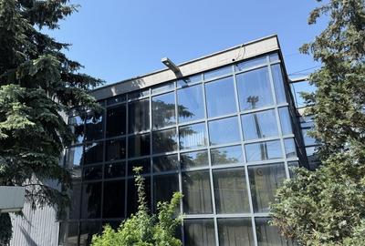 Spațiu comercial, de 350 mp, în Central