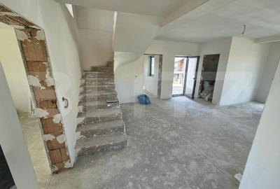 Casă individuală cu 3 camere cu Canalizare în Nord