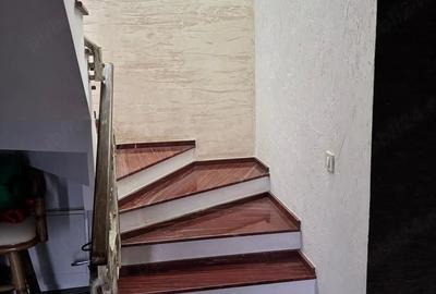 Casă cu Teren 680 Mp în Trivale - 1