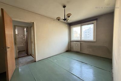 Apartament cu 3 camere decomandat în Drumul Taberei