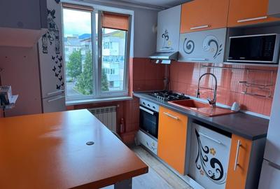 Apartament cu 2 camere decomandat în Precista