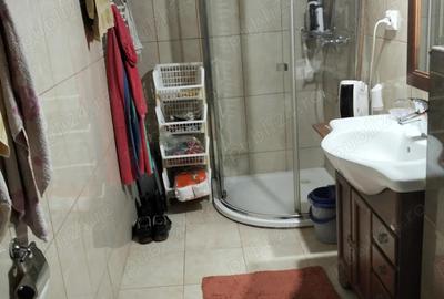 Apartament cu 3 camere semidecomandat în Central - 3