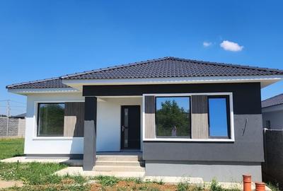Casă cu 3 camere decomandat în Paleu - 4