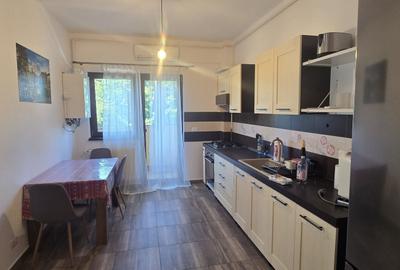 Apartament cu 3 camere semidecomandat în Valea Adâncă