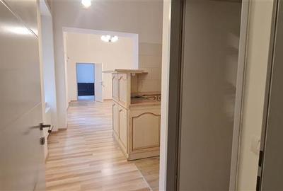 Apartament cu 3 camere semidecomandat, mobilat în Ultracentral - 1