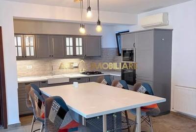 Apartament cu 2 camere semidecomandat, mobilat în P-ța Romană