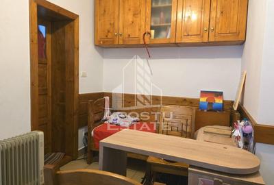Casă individuală cu 4 camere cu Canalizare în Central - 4