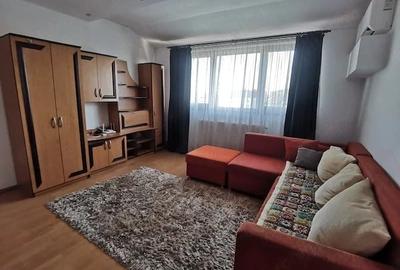 Apartament cu 3 camere semidecomandat în Girocului