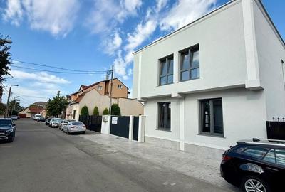 Casă cu 4 camere în Central