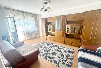 Apartament cu 2 camere decomandat în Republicii