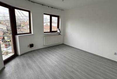 Apartament cu 4 camere în Central