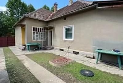 Casă cu 3 camere cu Teren 1439 Mp în Central