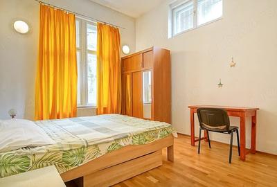 Apartament cu 3 camere decomandat în Centrul Istoric