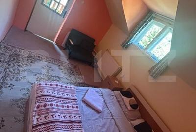 Casă cu 4 camere în Lăpuștești