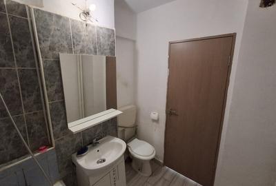 Apartament cu 3 camere semidecomandat, mobilat în Colentina - 12