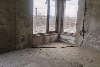 Casă cu 4 camere în Bătești - 3