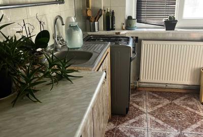 Apartament cu 3 camere semidecomandat în Gorjului - 1