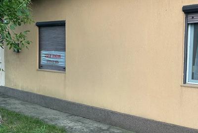Casă cu 3 camere cu Teren 3300 Mp în Central - 2