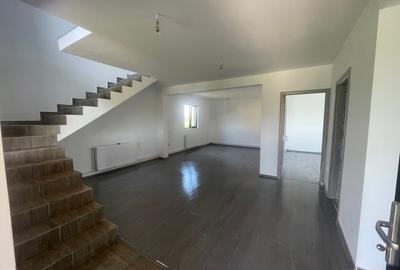 Casă cu 4 camere cu Teren 500 Mp în Buturugeni - 2