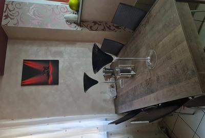 Apartament cu 4 camere decomandat în Tractorul - 7