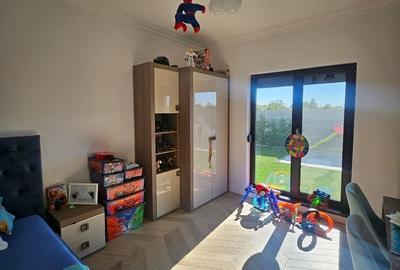 Casă cu 3 camere în Sântandrei