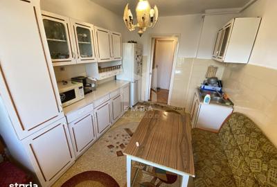 Apartament cu 3 camere decomandat în Tudor