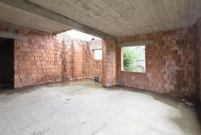 Casă cu Teren 250 Mp în Central - 13